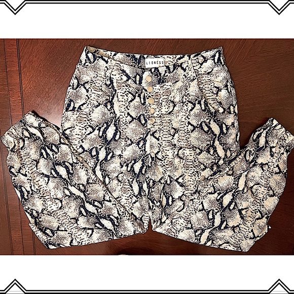 LIONESS - “Cypress” Cargo Pants (NWT) - Picture 7 of 10